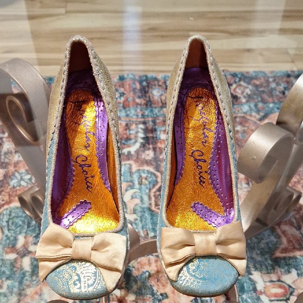Irregular Choice Cream & Gold Heels with Bow Detail Disney Princess Edition Sz 6